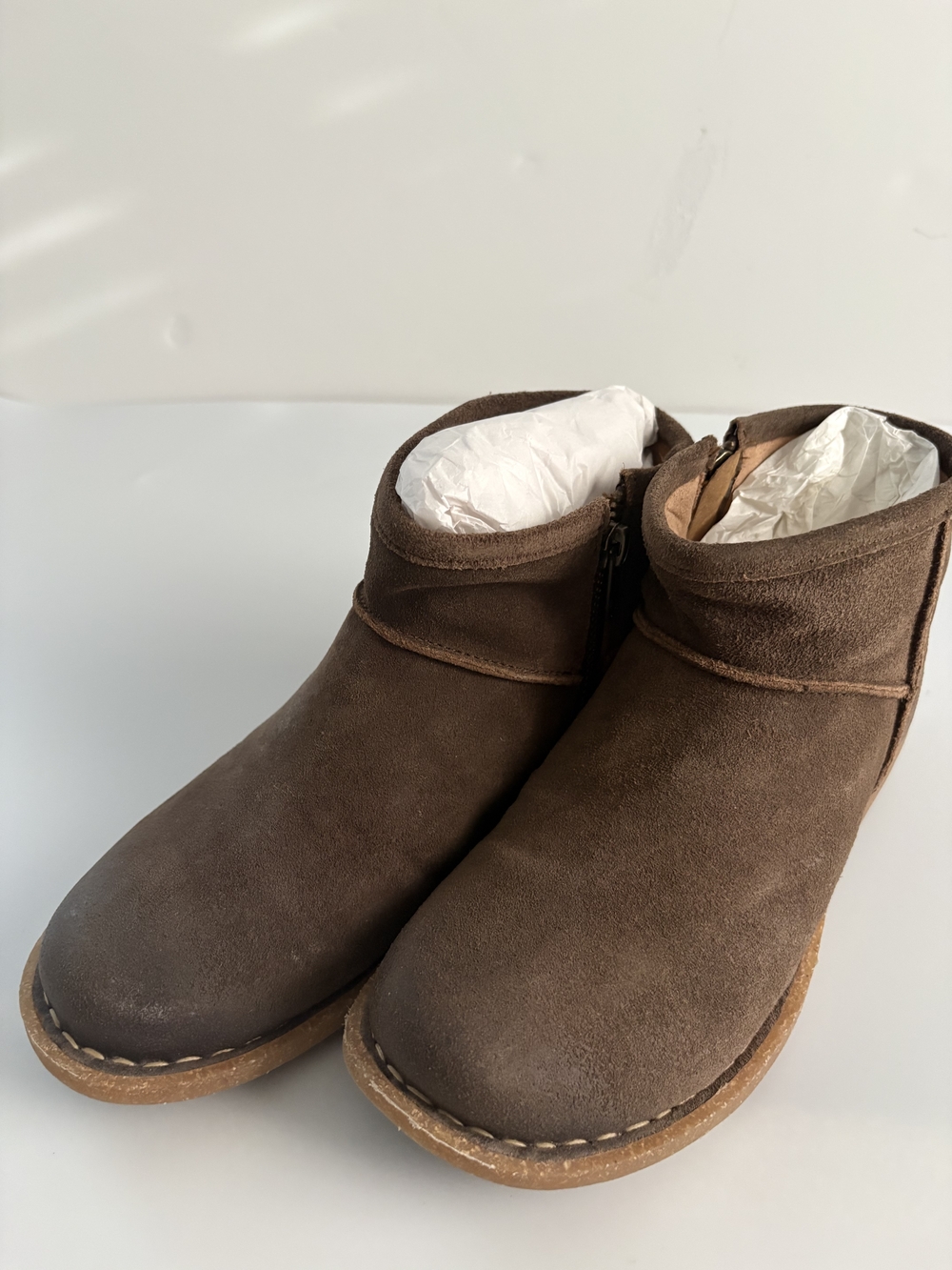 Born Tinley Size 7 Distressed Taupe Suede Ankle Boots